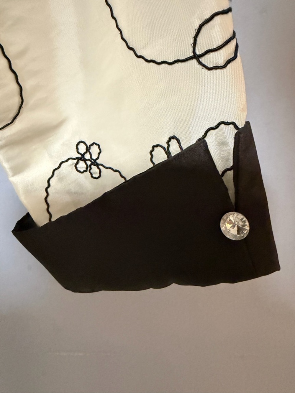 J.R. Nites Cream Floral Tie-Waist Blouse with Black Trim Collar - Picture 4 of 7